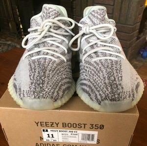 Yeezy Boost 350 V2